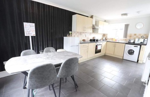 Marston Green House | Contractor Accommodation Near NEC