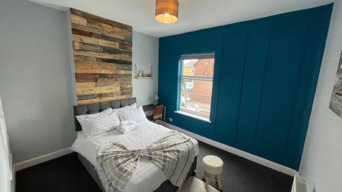 Smethwick House | Contractor Accommodation Birmingham Large 6BR Free Parking