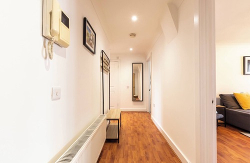 Southampton Apartment | Contractor Base | 2BR | Parking