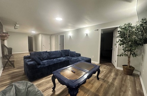 Columbia House | Contractor/Family Hub-3 Living Areas - Sleeps Many