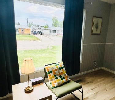 Thompson House | Contractor-friendly,4Beds, Free Parking&Laundry