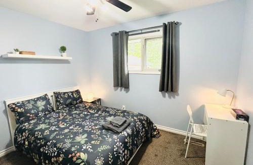 Thompson House | Contractor-friendly,4Beds, Free Parking&Laundry
