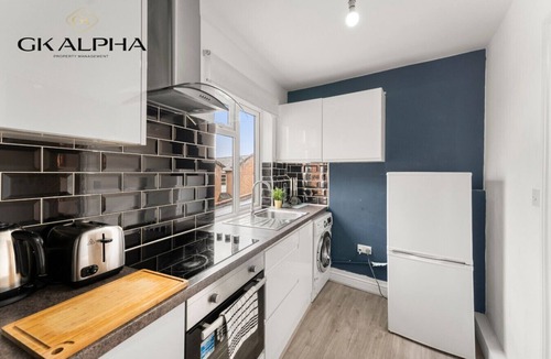 Reading City Centre Apartment | Contractor Haven | Homely City Centre
