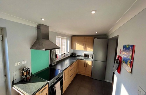 Stevenage House | *Contractor* Modern House Stevenage FREE Parking