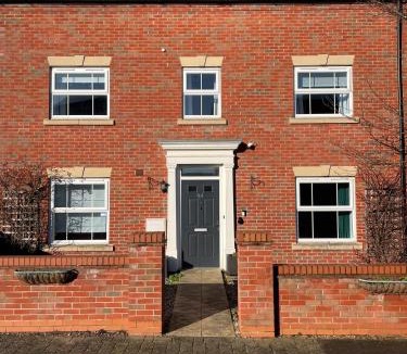 Cardington House | Contractor-Ready I Long-Stay Optimised