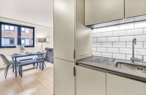 Bedford House | ContractorGem,2bed,free parking