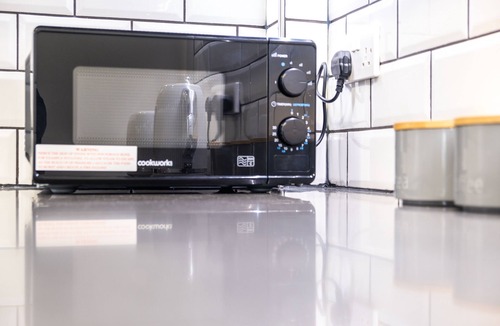 Bedford House | ContractorGem,2bed,free parking