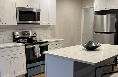 Warner Robins House | Contractors and small events