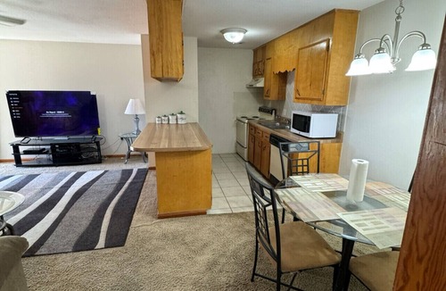 Sulphur Apartment | Contractors Apartment - 3 Bed Special
