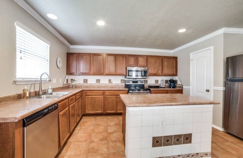 Live Oak House | Contractors, Downtown JBSA- Randolph, Fort. Sam, Pearl, Riverwalk, Medical