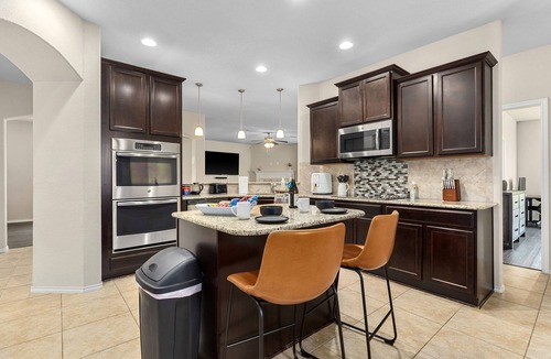 Temple House | Contractors, Families, Large Groups Welcome! Pet Friendly 12-14 PPL