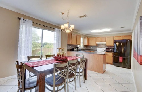 West San Antonio House | #Contractors #First Responders #Traveling Nurses #Realtors #JBSA #USAF #NSCA