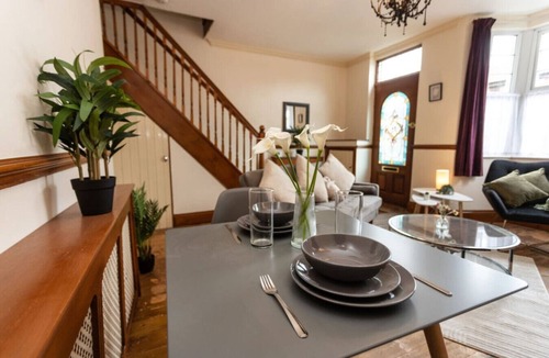 Staple Hill House | Contractors*Long Stays Discounts*Parking