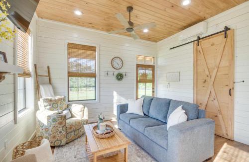 Ludlow House | Contrell Cottage is on a farm with peaceful views