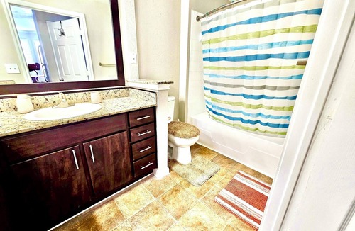 Woodlake - Briar Meadow Apartment | Convenience-Downtown-MedCtr-Entertainment-Westheimer-NRG