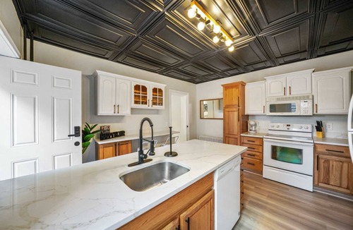 Conshohocken House | Convenience, Space, and Charm!