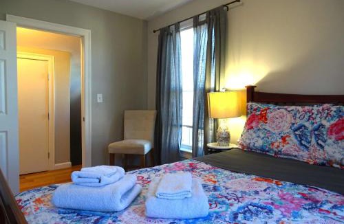 Everett Apartment | Convenient 2 bed Apt in Everett a Short Walk to Encore