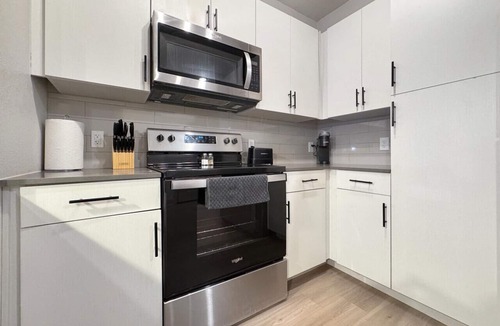 East Ybor Apartment | Convenient 2 BR Central Tampa, Minutes to Downtown