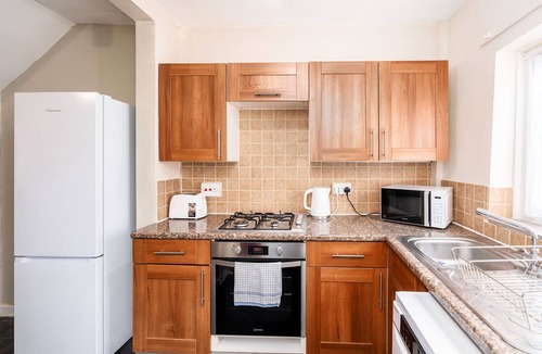 Hoole House | Convenient 2BR House with Great Transport Links