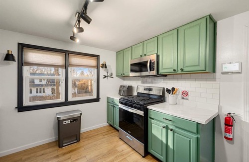 Eastside House | Convenient 2BR Minutes to SU, Hospitals & Downtown