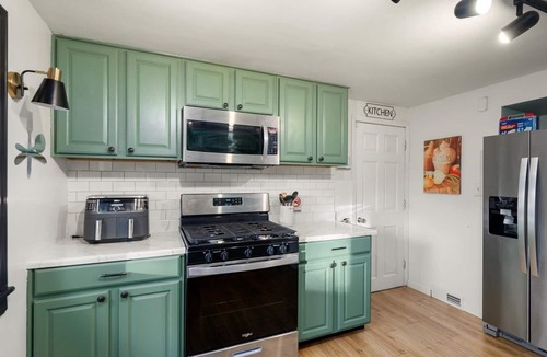 Eastside House | Convenient 2BR Minutes to SU, Hospitals & Downtown