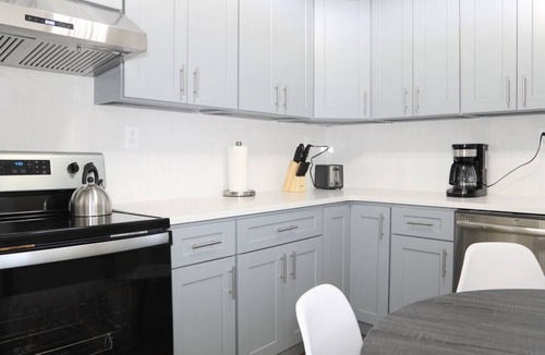 Livingston House | Convenient 3 Bed/1 Bath Home