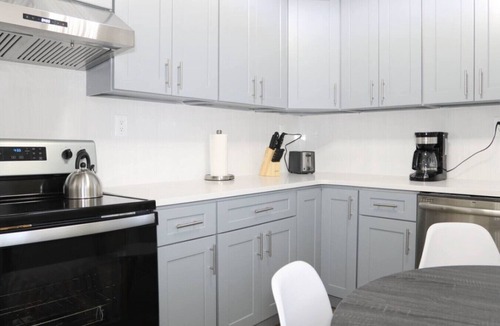 Livingston House | Convenient 3 Bed/1 Bath Home