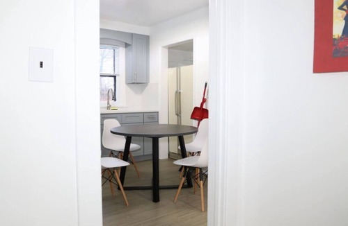 Livingston House | Convenient 3 Bed/1 Bath Home