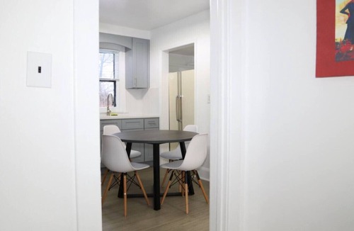 Livingston House | Convenient 3 Bed/1 Bath Home