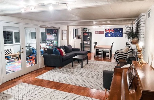 Bridle Trails Apartment | Convenient 3 Bed Apartment