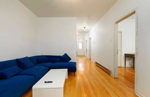 Mile End Apartment | Convenient 4BR in Mont-Royal’s Downtown