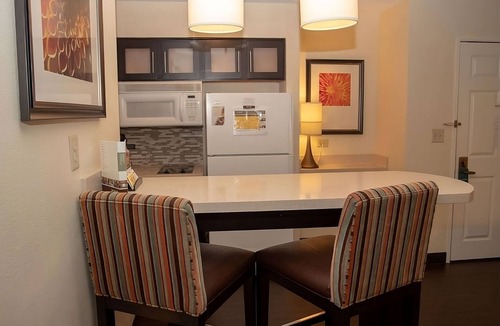 Vance Jackson Apartment | Convenient Accommodation w/Fully-equipped Kitchen! A 7-minute drive to UTSA!