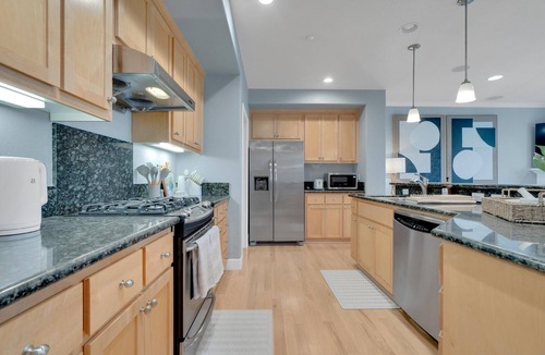 North San Jose Condo | Convenient and Accessible, Park + BBQ + Pool +Gym