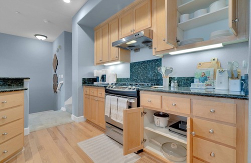 North San Jose Condo | Convenient and Accessible, Park + BBQ + Pool +Gym