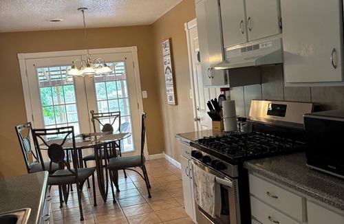 Springdale House | Convenient, and Clean Home 1BR