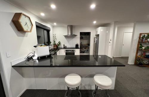 Waitara House | Convenient and comfortable Waitara