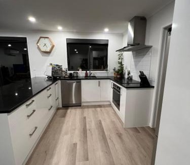 Waitara House | Convenient and comfortable Waitara