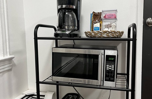 Hackensack Apartment | Convenient Apt Sleeps 6