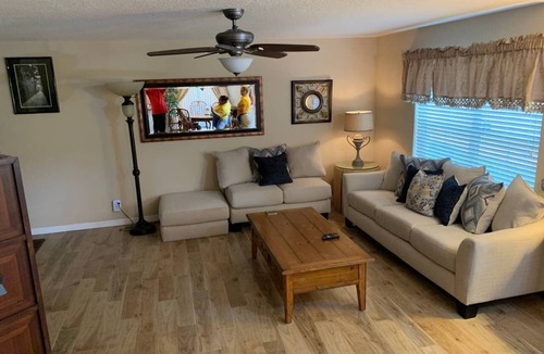 Westchase House | Convenient, beautiful 3 bedroom townhome with a spacious open floorplan.