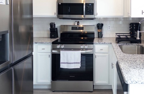 Northeast Raleigh House | Convenient Charming Townhouse