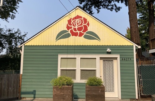 Richmond House | Convenient Chic Cottage