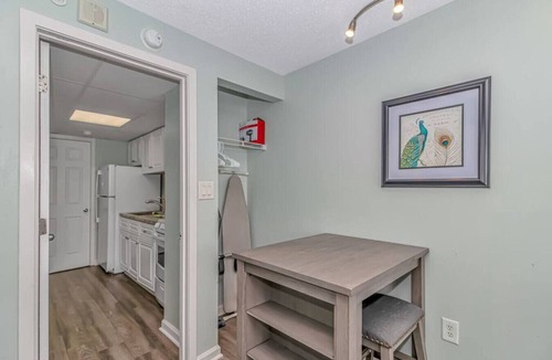 Myrtle Beach Condo | Convenient Coastal Bliss