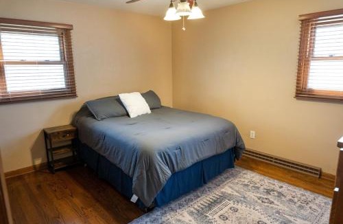 New Munster House | Convenient Countryside Oasis