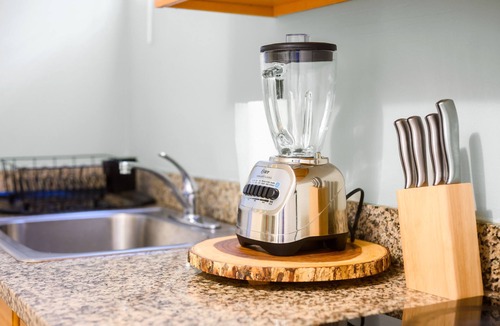 Queens House | Convenient & Cozy NYC Apartment 2 Bedrooms + Free Parking + Near LGA