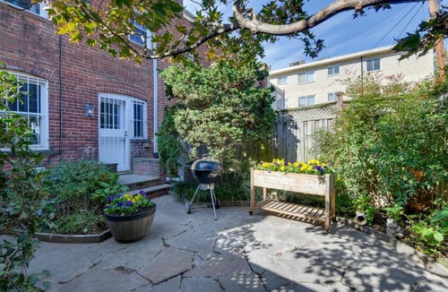 Washington Apartment | Convenient DC Studio Near Metro Stop!