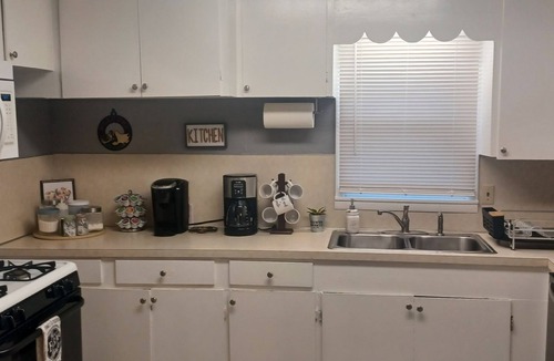 Tulsa House | Convenient Family-Friendly Home -10 Min to Tulsa!"