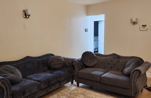 Silver Spring House | Convenient/family friendly home with yard drivewaynn