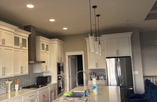 Waukee House | Convenient functional quiet 5 bedroom 3 bath home in Clive.