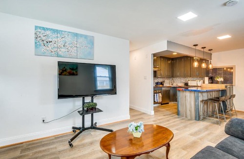 Glenarden House | Convenient Glenarden Home - 3 Mi to FedEx Field!