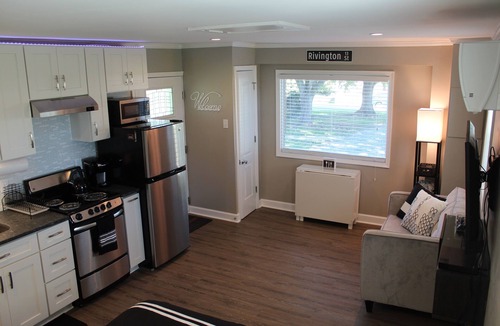 Lynchburg House | Convenient Home With Guest House